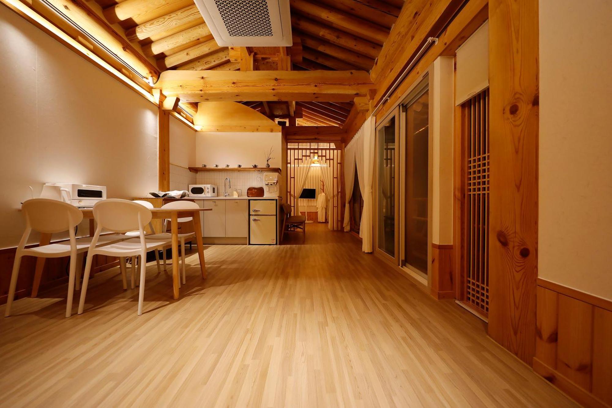 Hanok Stay Mokhyang Gyeongju Exterior foto
